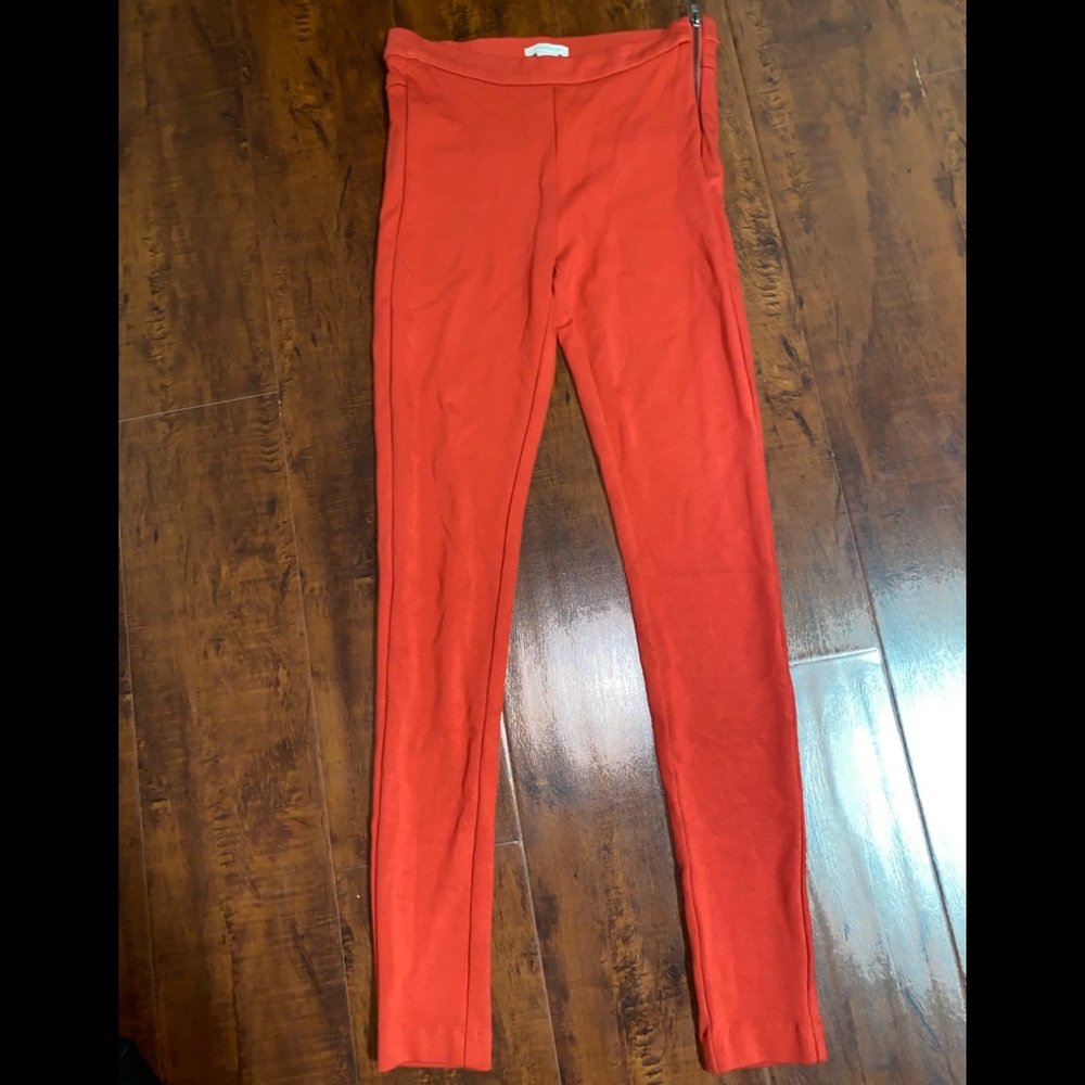 High-waist red stretch pants